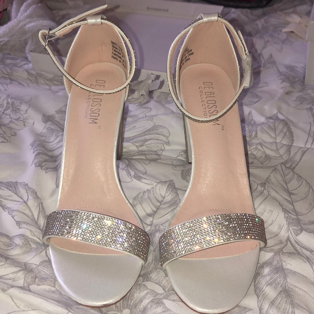 Gorgeous heels! Brand new.